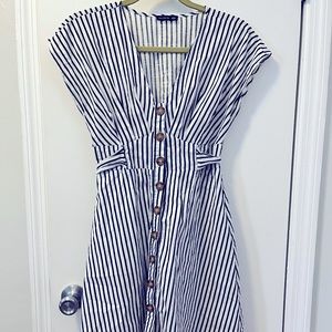 NWOT Sleeveless White Striped Cotton On Buttoned Shift Dress